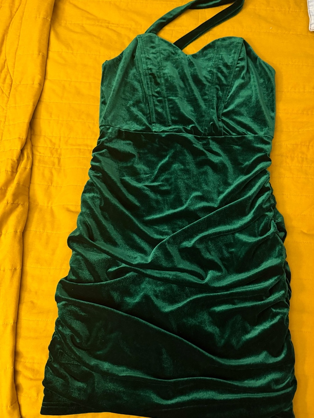 Fashion Nova Emerald Green One-Shoulder Velvet Dress